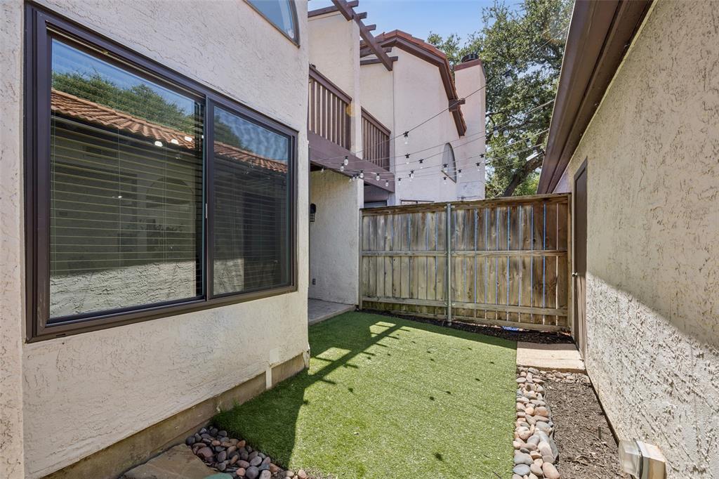 Lifescape Villas On Midway A Condo - Residential