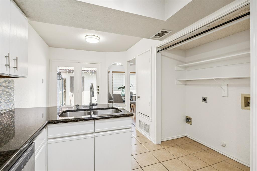 Lifescape Villas On Midway A Condo - Residential