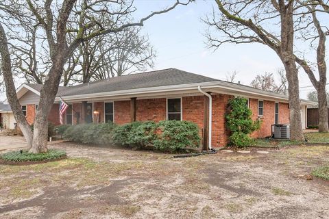 A home in Corsicana