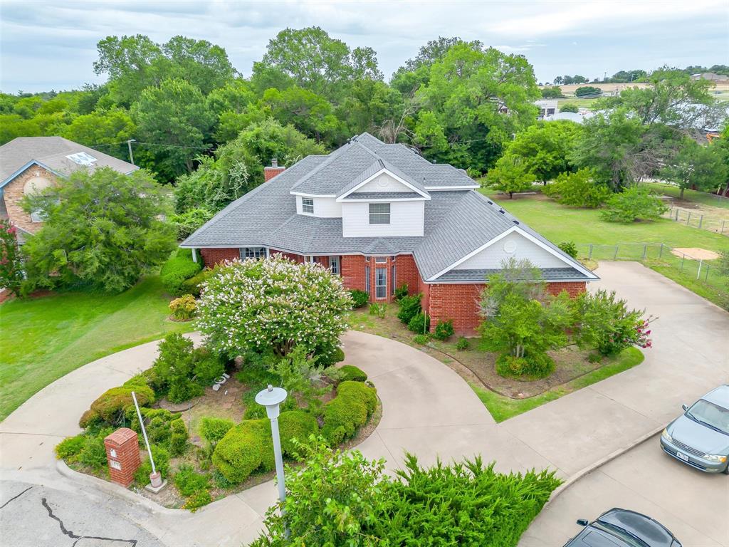 1721 Roberts Bend