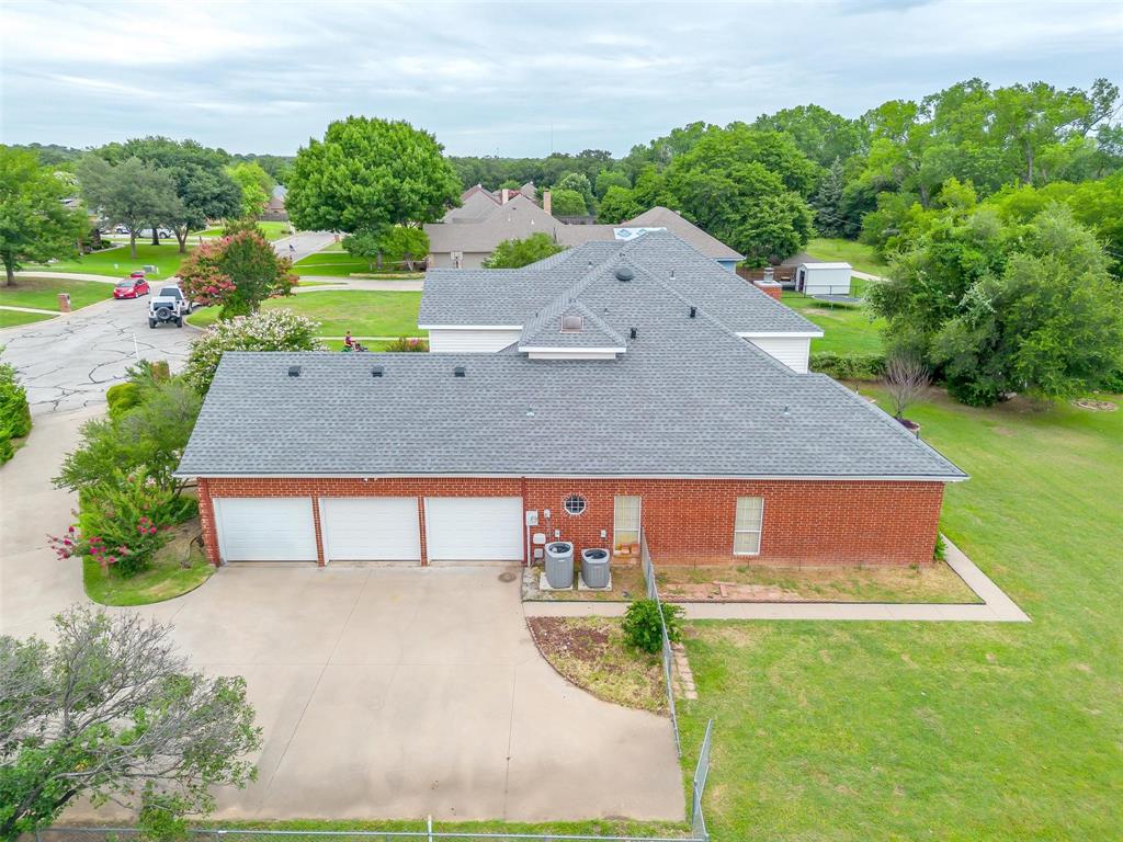 1721 Roberts Bend