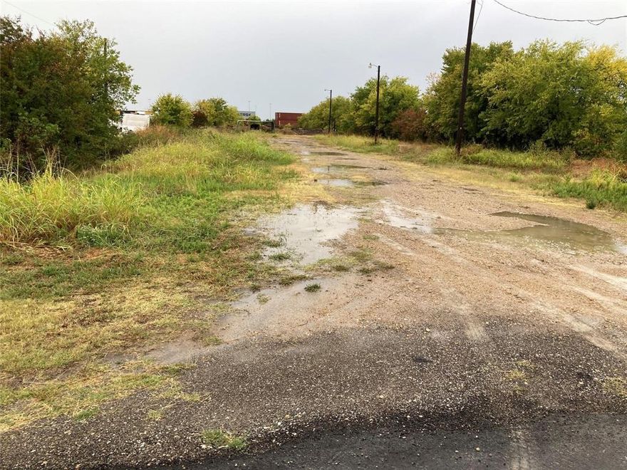 Outside City Limits, NO HOA - Current business location too small? Look no further! Large Commercial Lot located in booming Wylie across from Lake Lavon Park!! Great Location for RV Park, Tow Truck Company, Equipment, Construction, Landscaping, Electrical, Gutters, etc. Owner will entertain Owner Financing for Qualified Buyers. There are NO buildings currently on the property. Electric and Water Available.