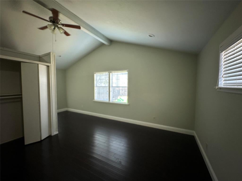 906 Hawthorne Drive