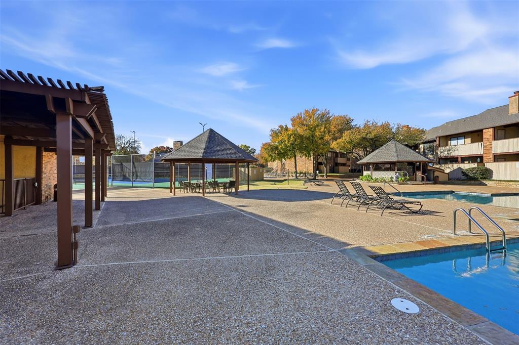 Cloisters Condo The - Residential