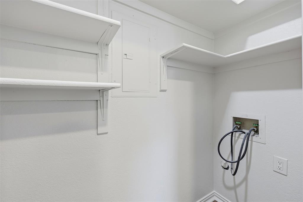 Cloisters Condo The - Residential