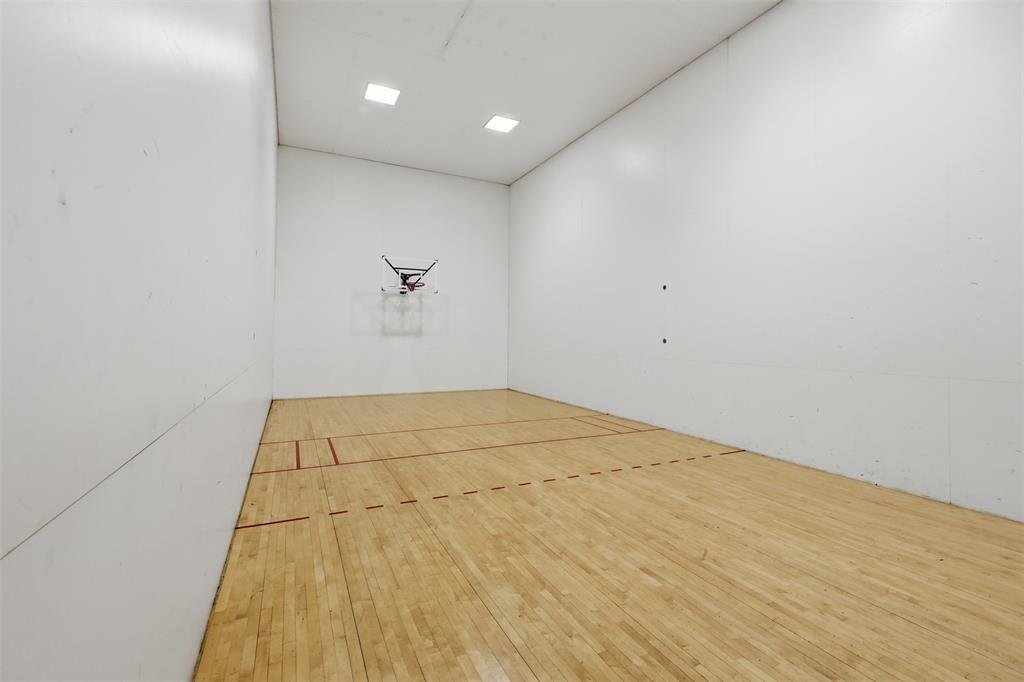 Cloisters Condo The - Residential