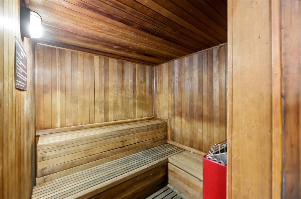 Cloisters Condo The - Residential