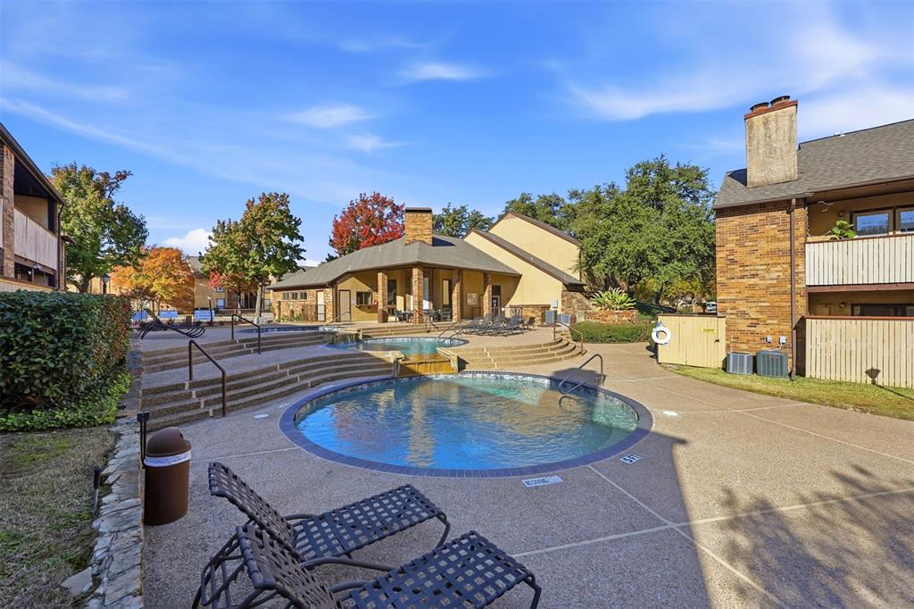 Cloisters Condo The - Residential