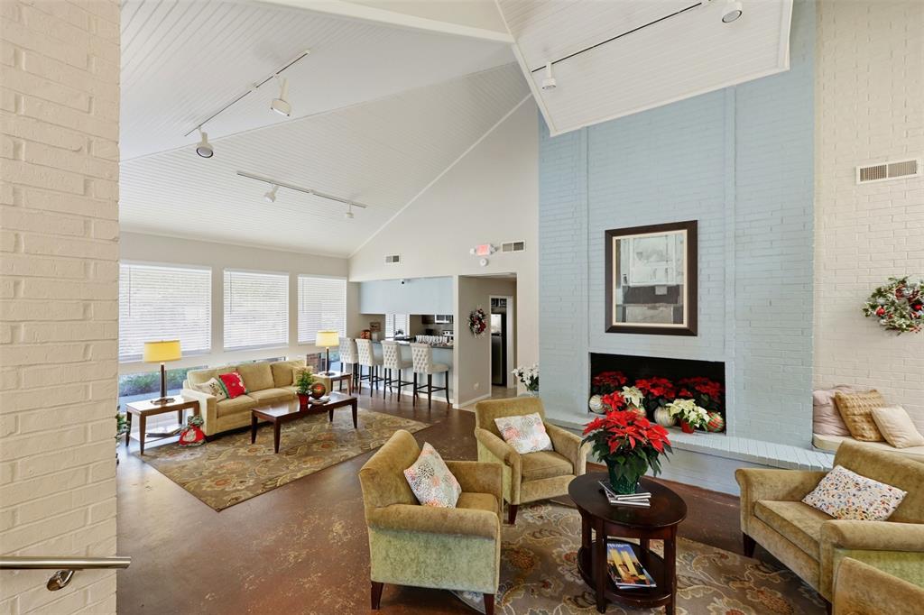 Cloisters Condo The - Residential