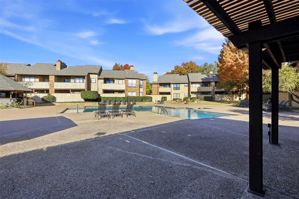 Cloisters Condo The - Residential