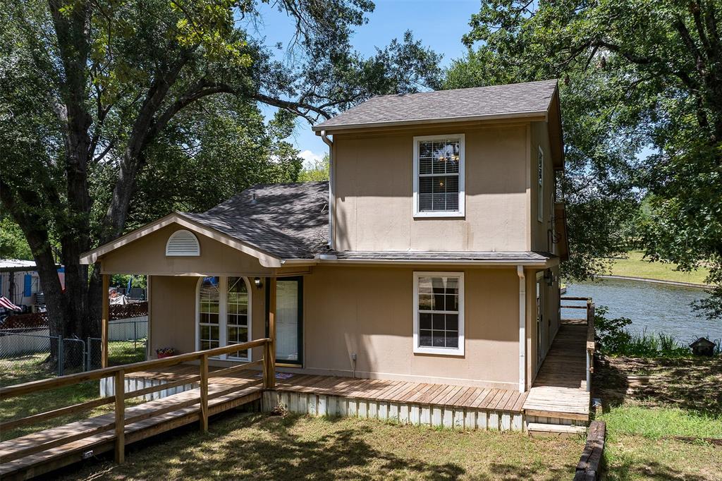 134 Meandering Way