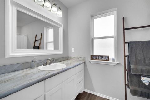 Tiny photo for 731 E Brown Street, Cleburne, TX 76031 (MLS # 21099013)