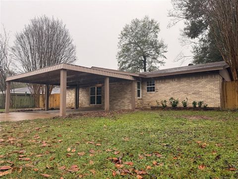 Photo of 112 Myrtle Dr Dr, New Boston, TX 75570 (MLS # 21119848)