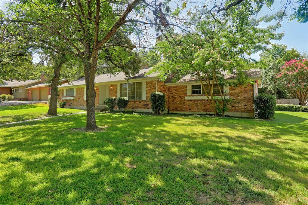 1302 GREENWOOD Drive