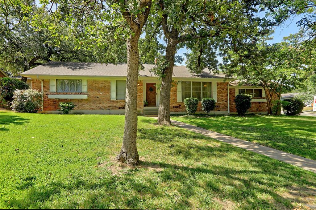1302 GREENWOOD Drive