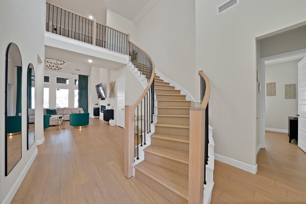 1110 Nora Lane
