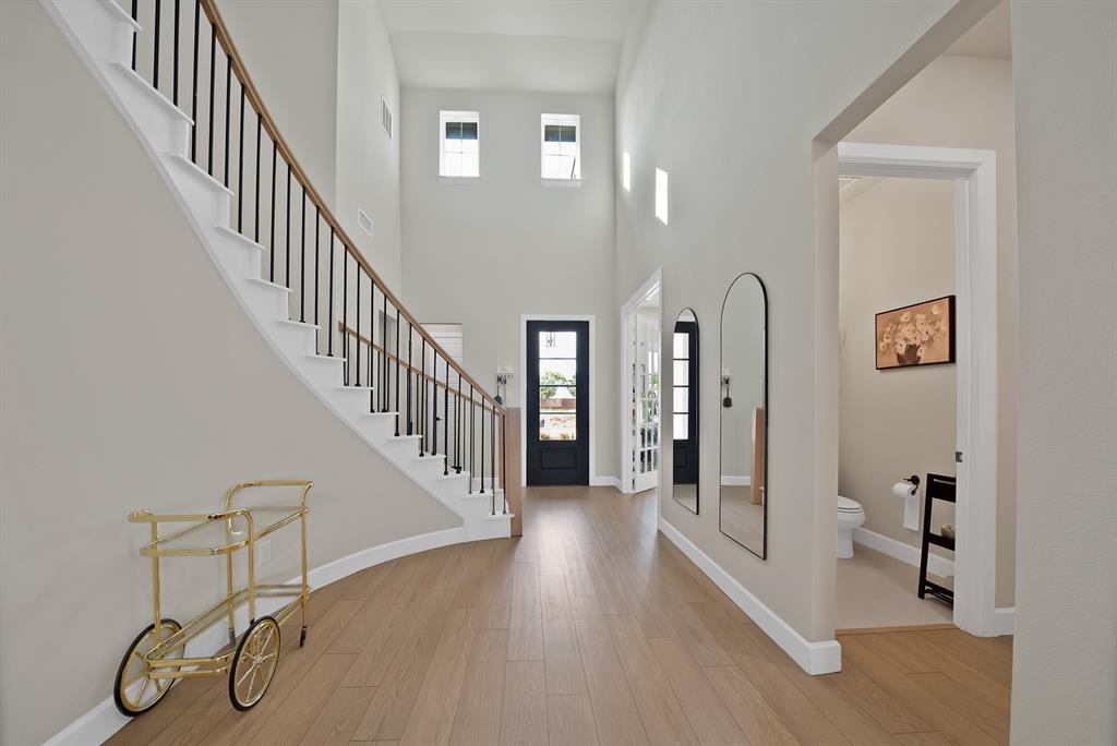 1110 Nora Lane