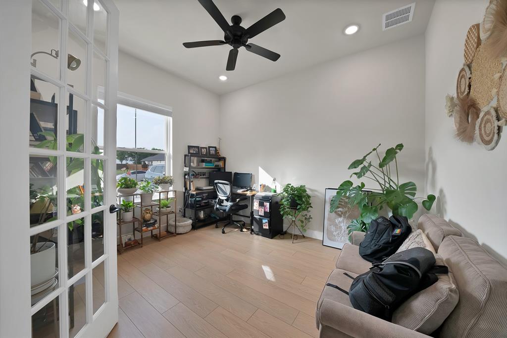 1110 Nora Lane