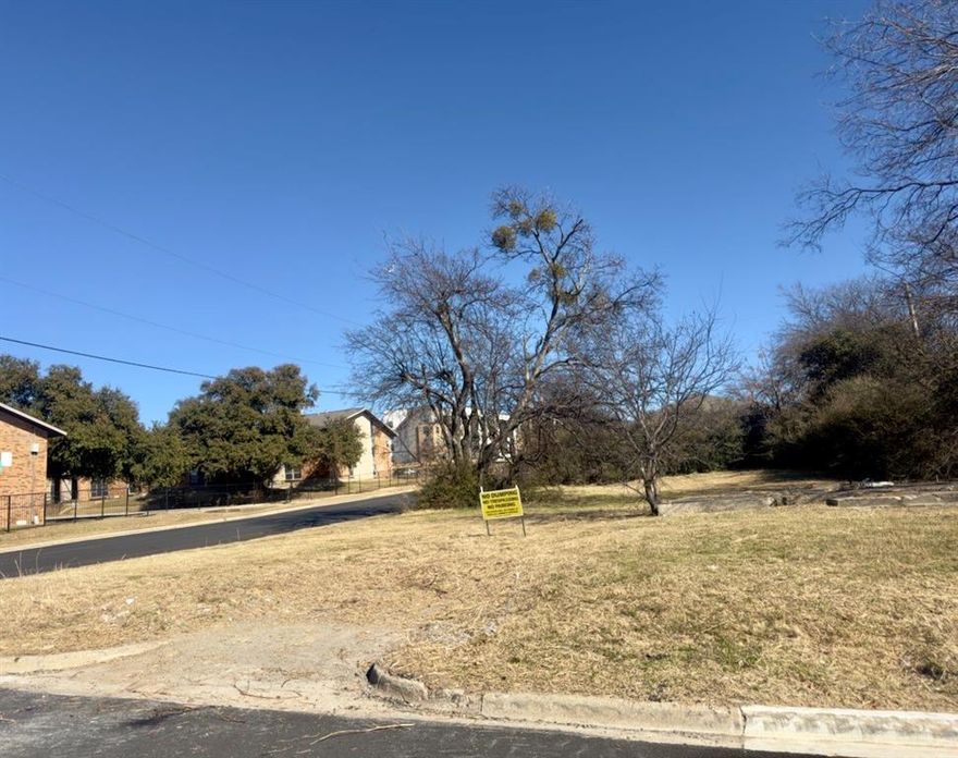 Prime Corner Lot- short distance to Downtown Fort Worth! Don’t miss this oversized 0.20-acre corner lot located at 1601 Birdell Street, Fort Worth 76105—perfectly positioned just minutes from Downtown Fort Worth and Texas Wesleyan University.
This property offers easy access to major highways, including Hwy 820, Hwy 30, and I-20, making commuting and travel a breeze.
Whether you’re ready to build your dream home or looking for your next investment opportunity, this lot is a fantastic choice with tons of potential.
Corner lots like this don’t come around often—bring your plans and make it yours!