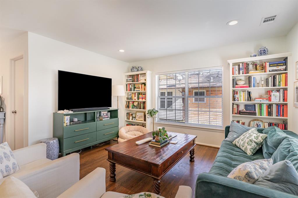 6323 Ravendale Lane