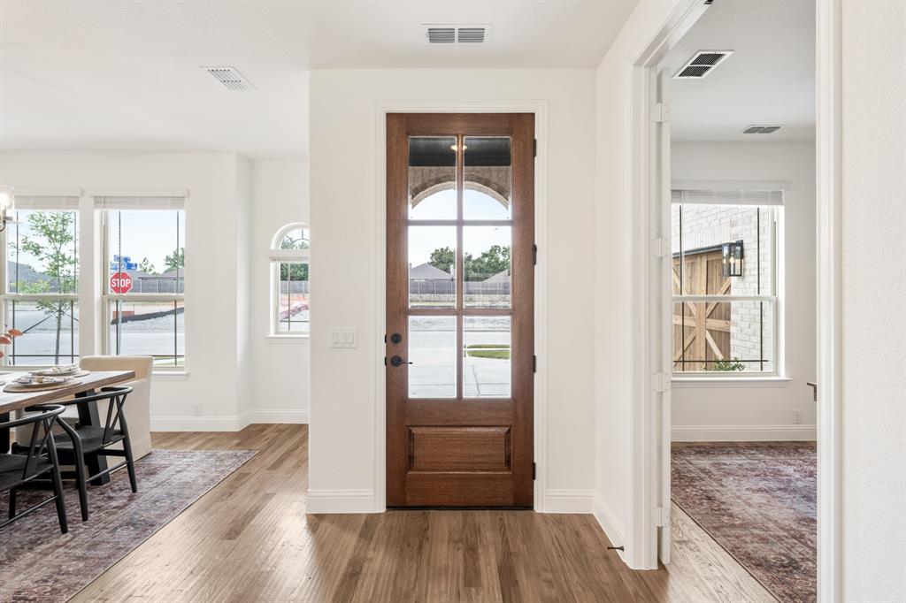 3433 Nightingale Lane