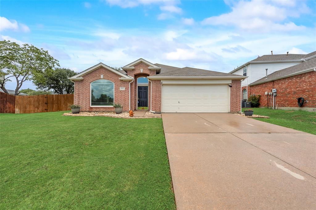 2801 Crater Lake Lane