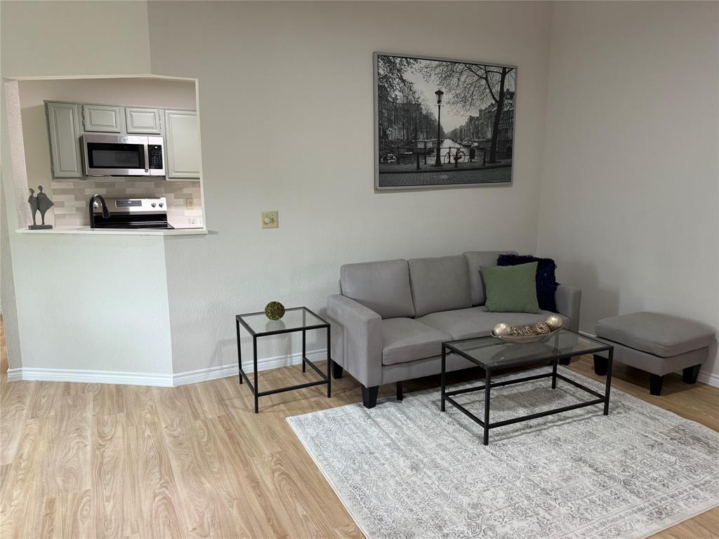 3107 Royal Lane