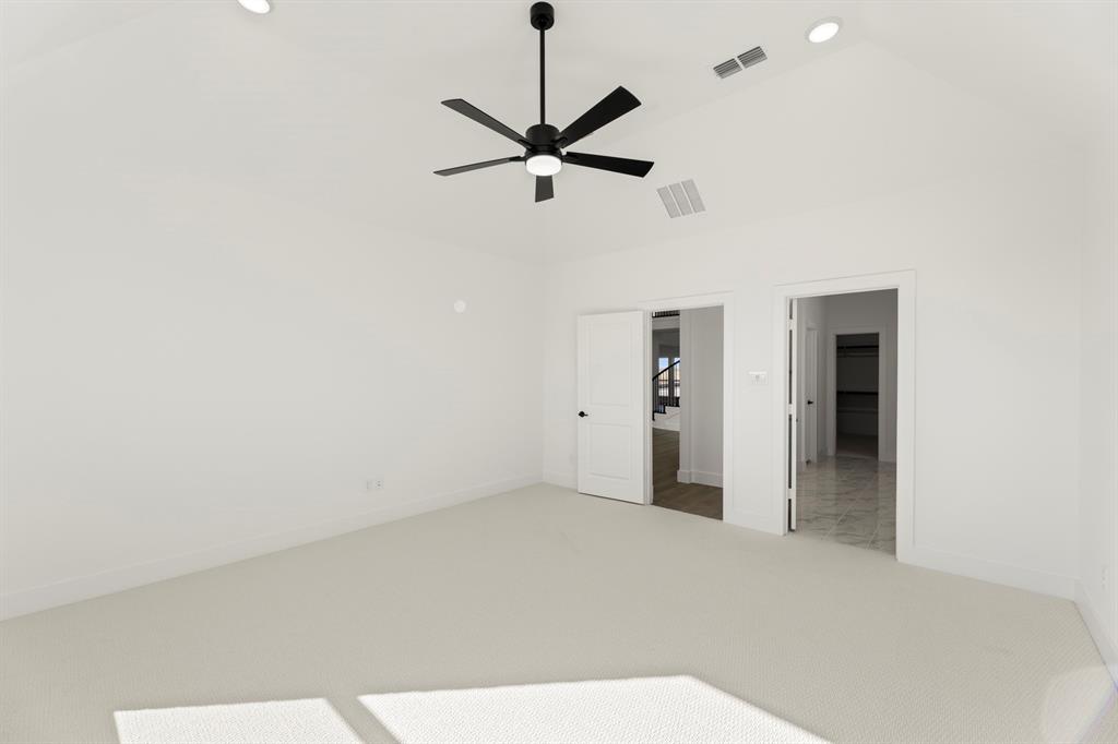 Valencia On The Lake - Residential