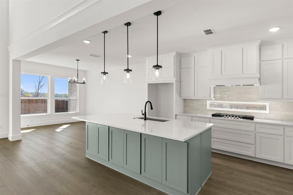 Valencia On The Lake - Residential