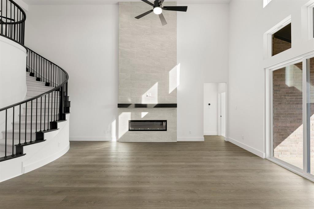 Valencia On The Lake - Residential