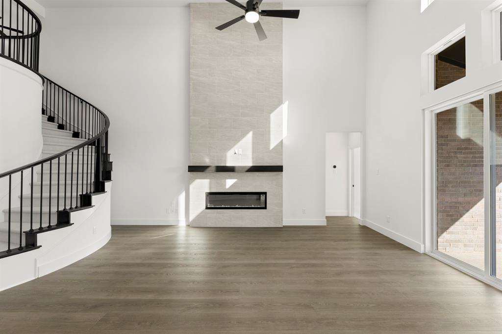 Valencia On The Lake - Residential