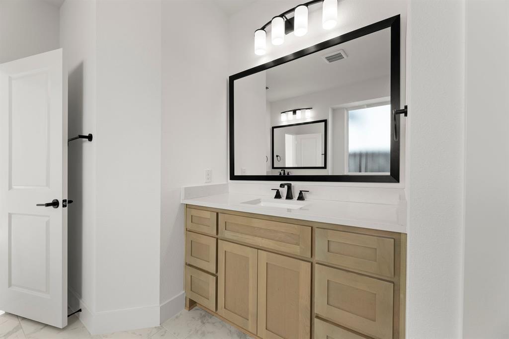 Valencia On The Lake - Residential