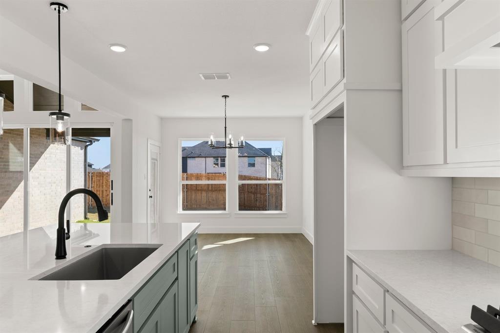 Valencia On The Lake - Residential