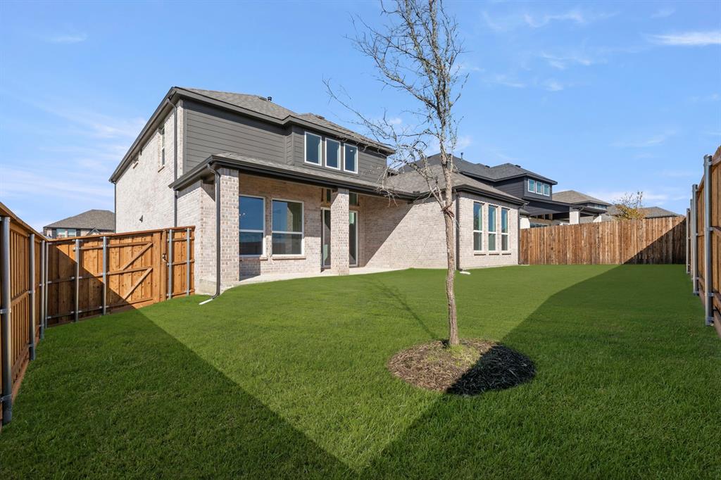 Valencia On The Lake - Residential