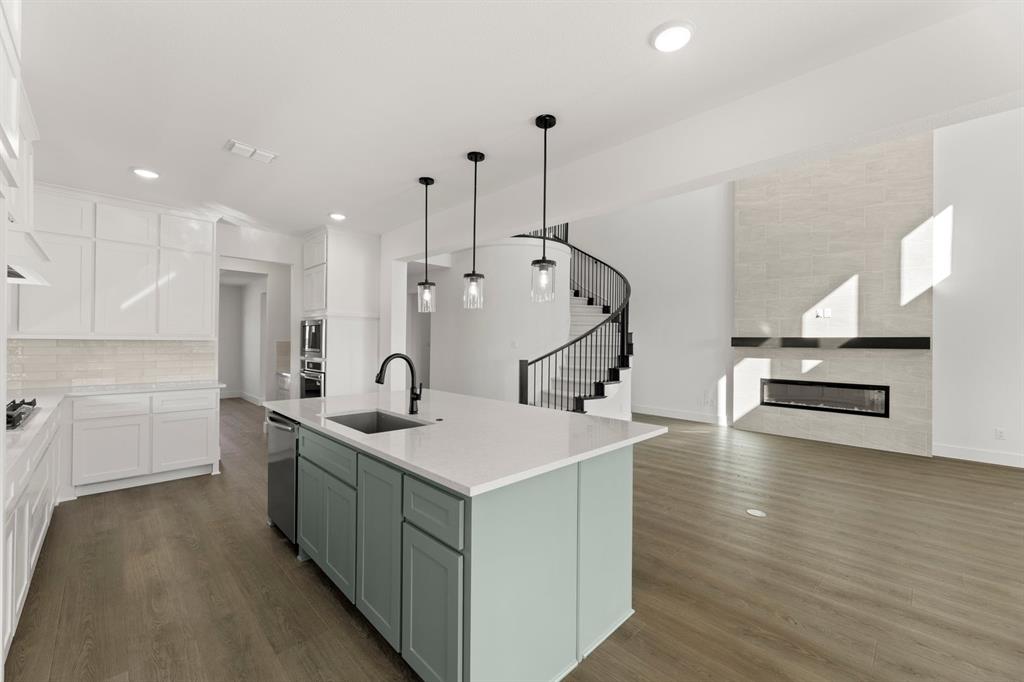 Valencia On The Lake - Residential