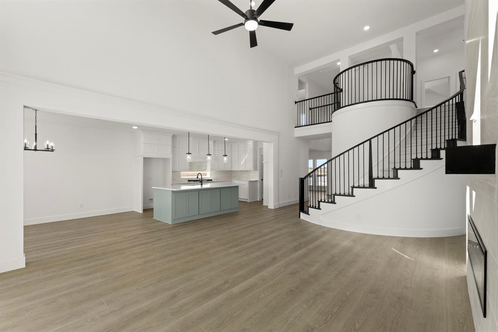 Valencia On The Lake - Residential