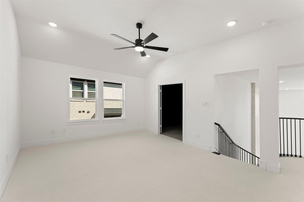 Valencia On The Lake - Residential