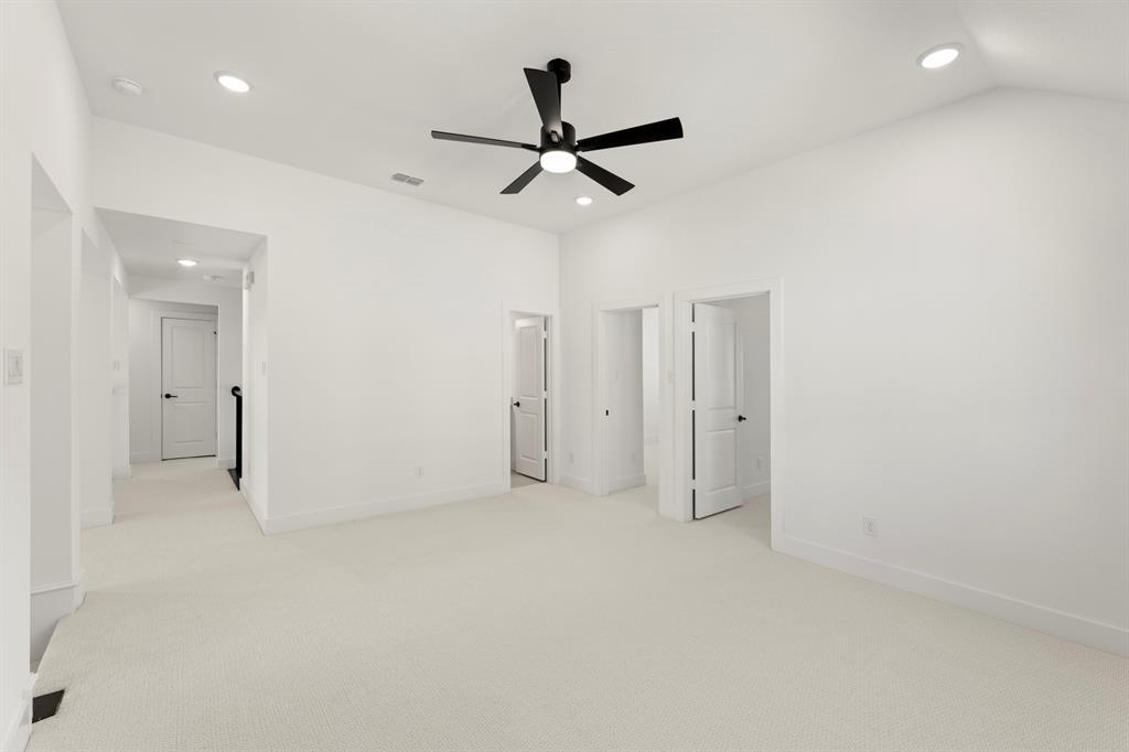 Valencia On The Lake - Residential