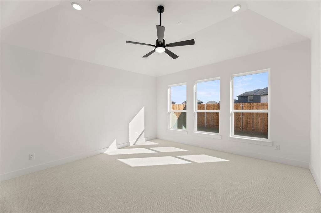 Valencia On The Lake - Residential