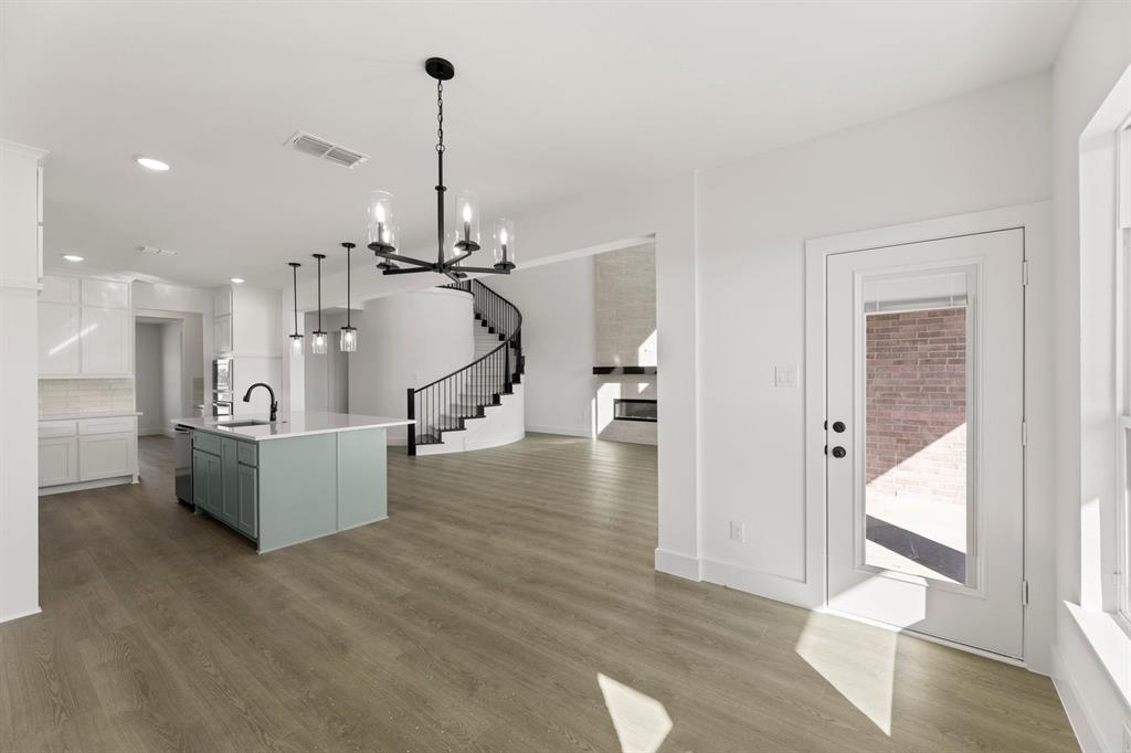 Valencia On The Lake - Residential