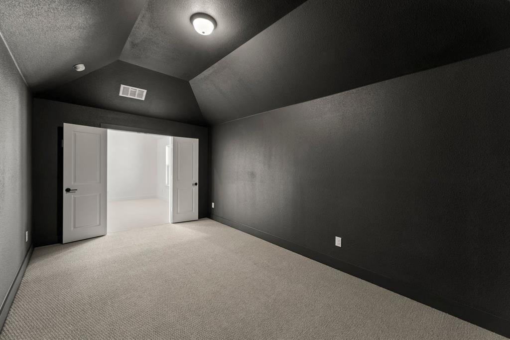 Valencia On The Lake - Residential