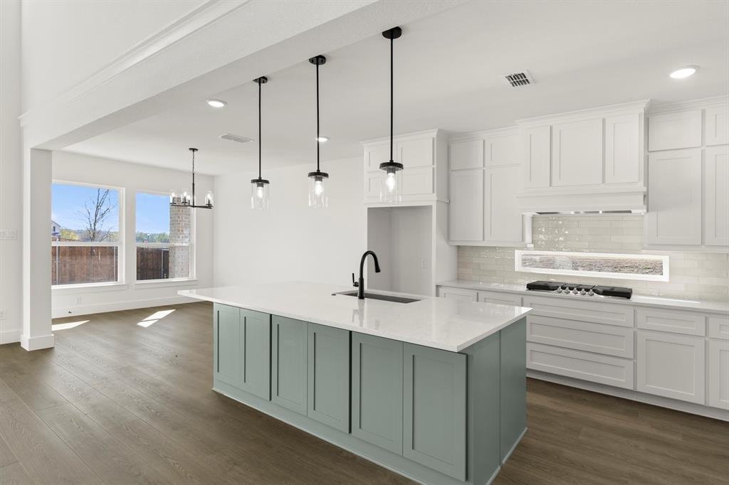 Valencia On The Lake - Residential