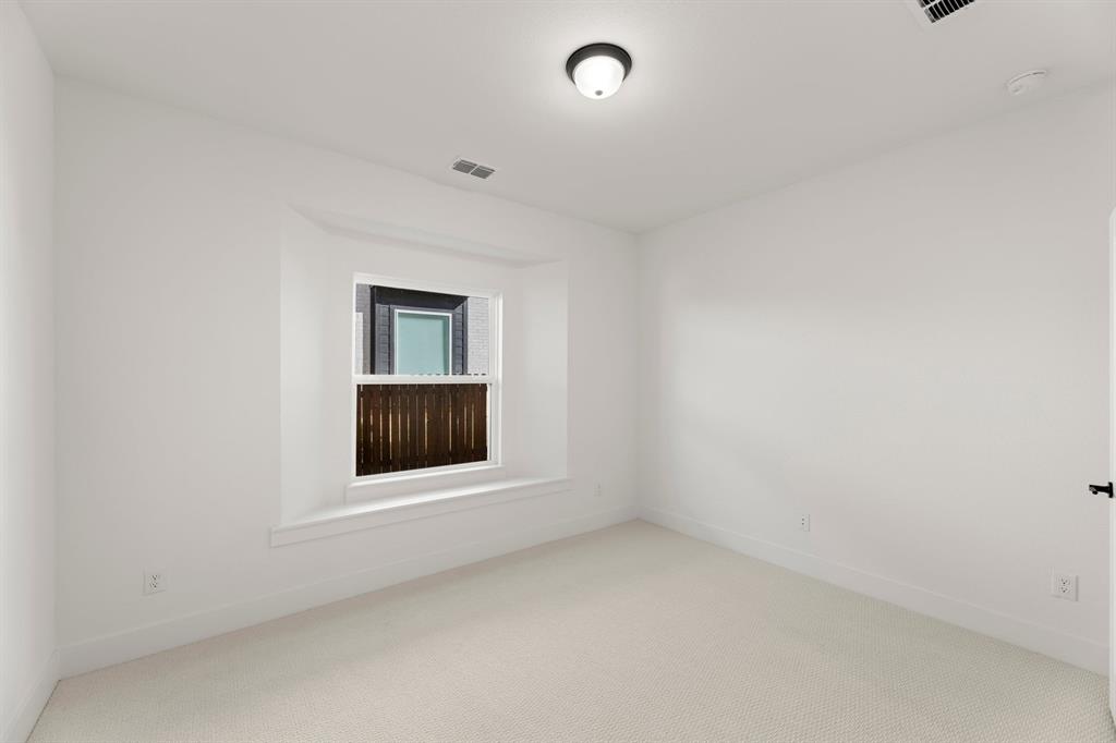 Valencia On The Lake - Residential