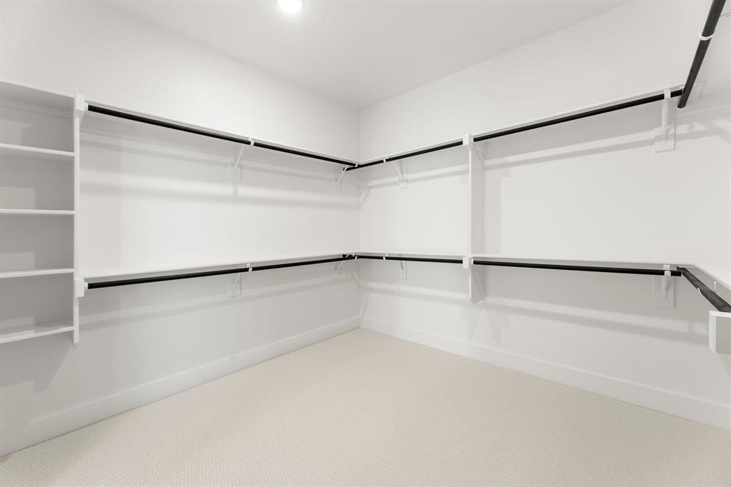 Valencia On The Lake - Residential