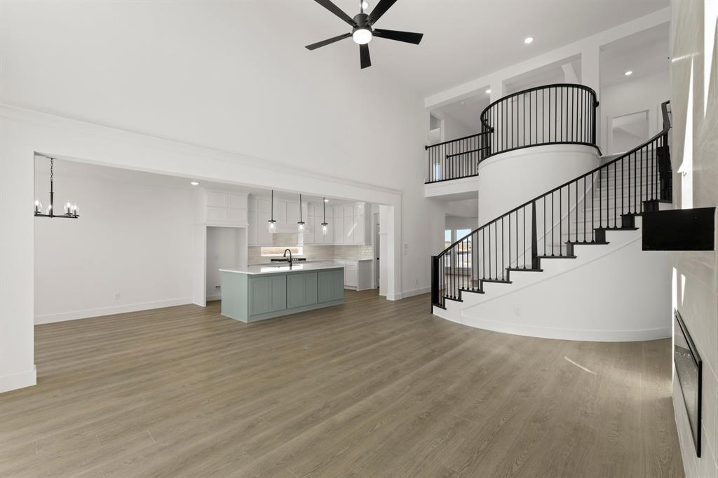 Valencia On The Lake - Residential