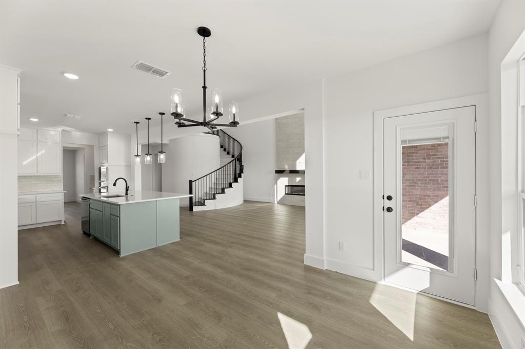 Valencia On The Lake - Residential