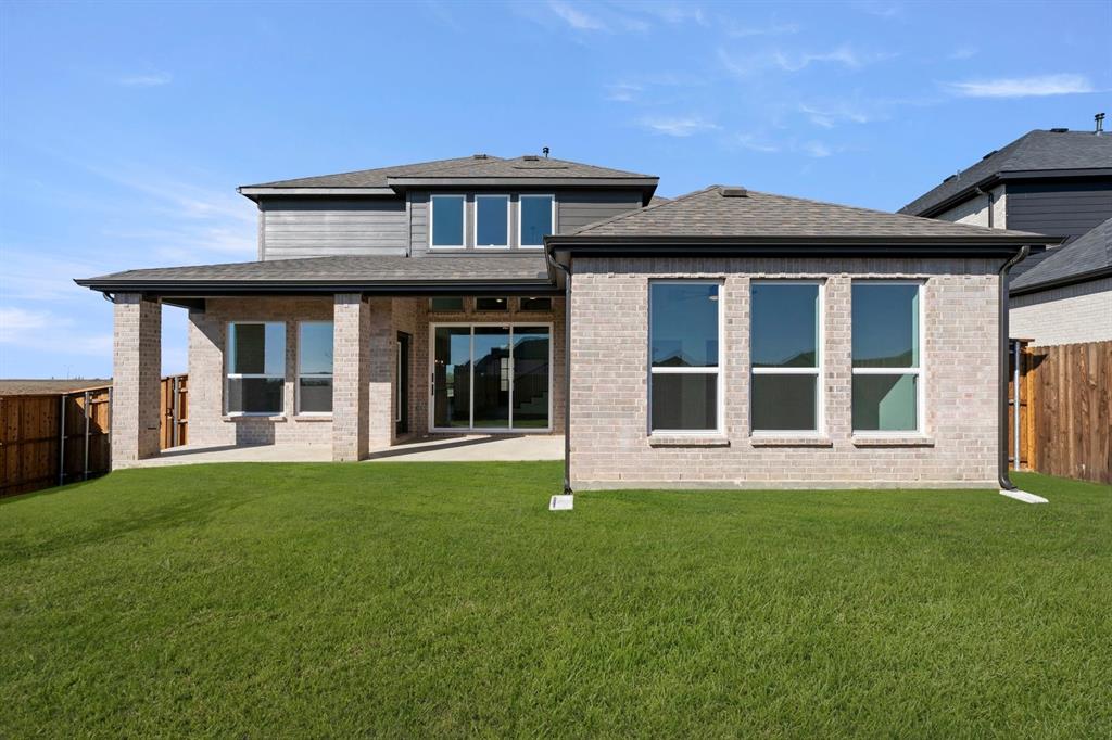 Valencia On The Lake - Residential