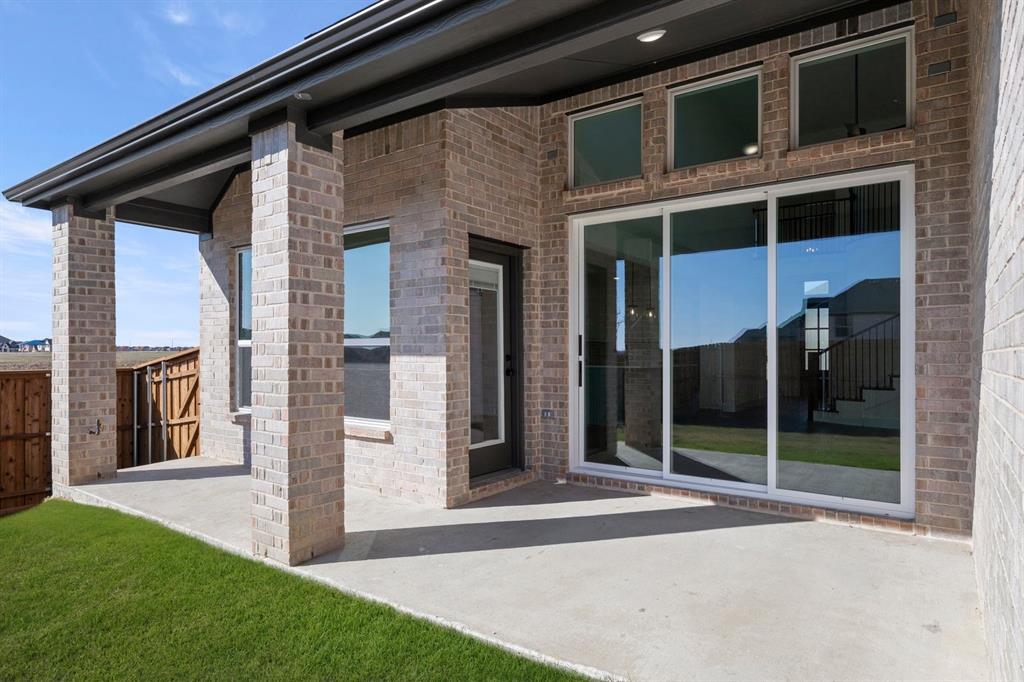 Valencia On The Lake - Residential