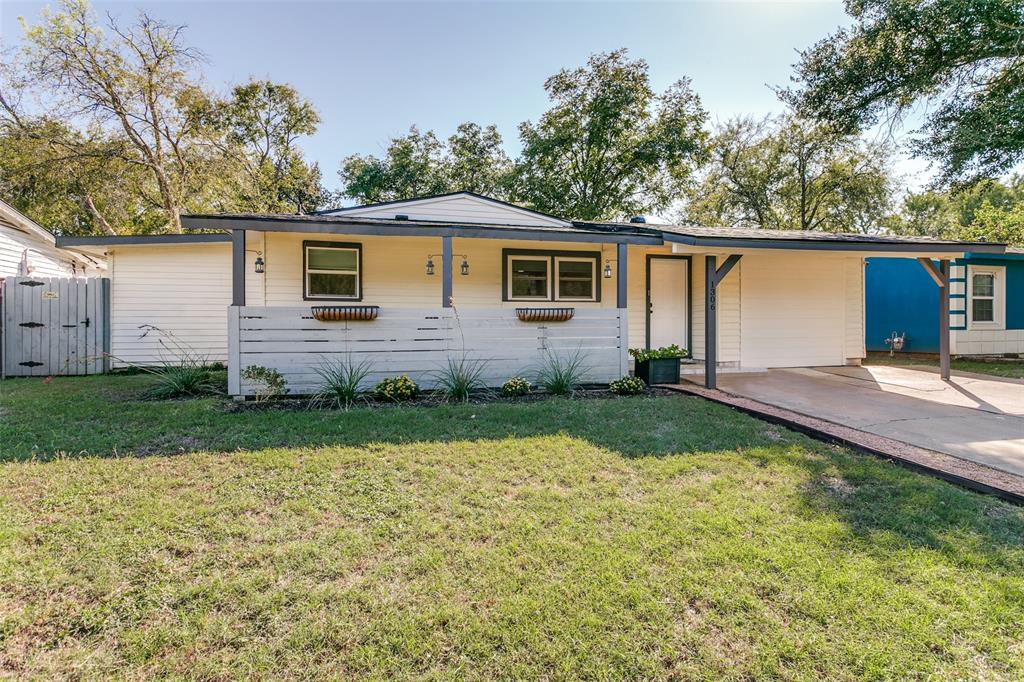 1306 E Lovers Lane
