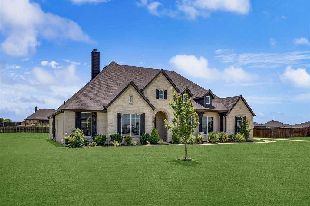Photo of 610 Cimarron Meadows Drive, Waxahachie, TX 75167 (MLS # 21318791)